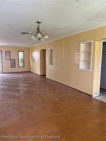 815 8th Avenue N, Wauchula, FL 33873