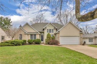 1023 Gulf Road, Elyria, OH 44035