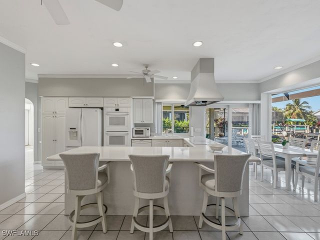 200 Windbrook CT, Marco Island, FL 34145