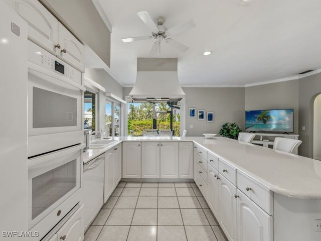 200 Windbrook CT, Marco Island, FL 34145