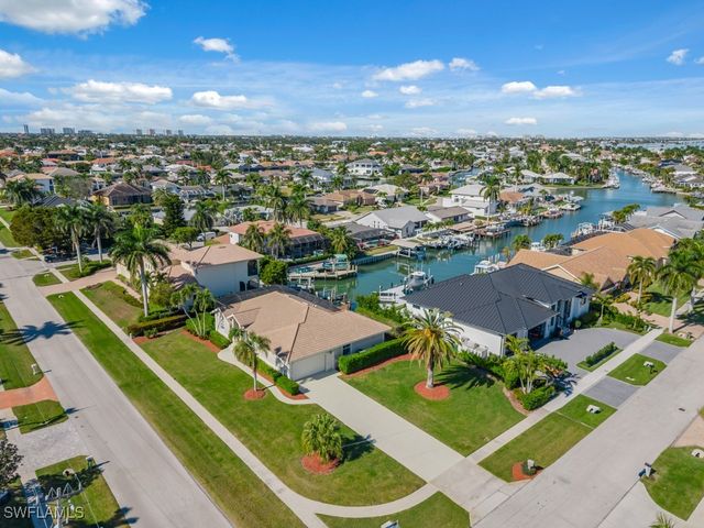 200 Windbrook CT, Marco Island, FL 34145