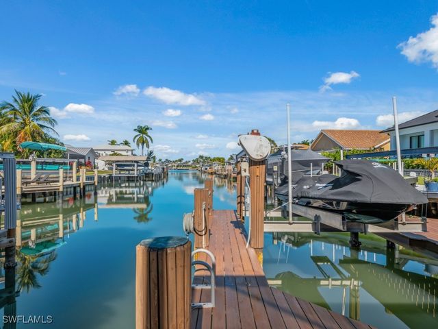 200 Windbrook CT, Marco Island, FL 34145