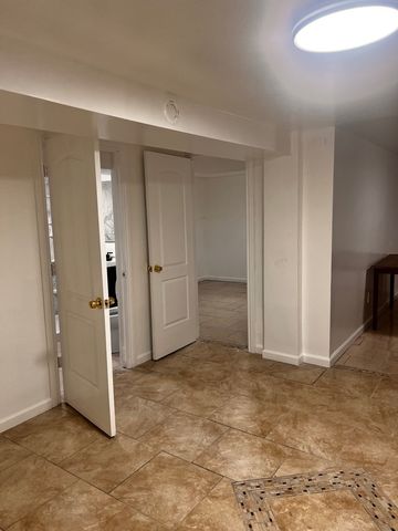 6113 S Sacramento Avenue, Chicago, IL 60629