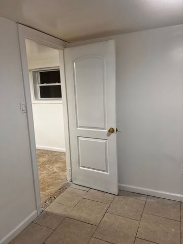 6113 S Sacramento Avenue, Chicago, IL 60629