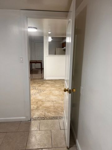 6113 S Sacramento Avenue, Chicago, IL 60629