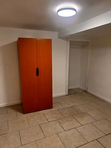 6113 S Sacramento Avenue, Chicago, IL 60629