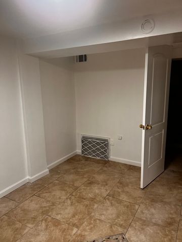 6113 S Sacramento Avenue, Chicago, IL 60629