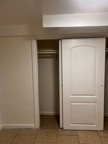 6113 S Sacramento Avenue, Chicago, IL 60629