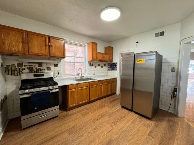 6113 S Sacramento Avenue, Chicago, IL 60629