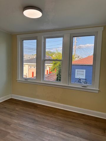 6113 S Sacramento Avenue, Chicago, IL 60629