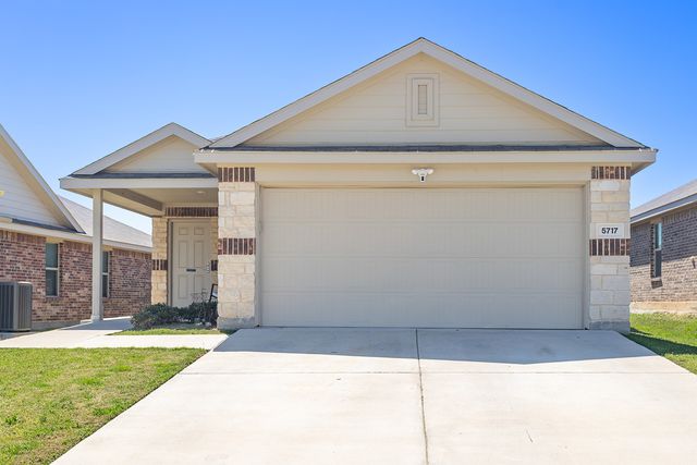 5717 Honey Creek Street, Fort Worth, TX 76179