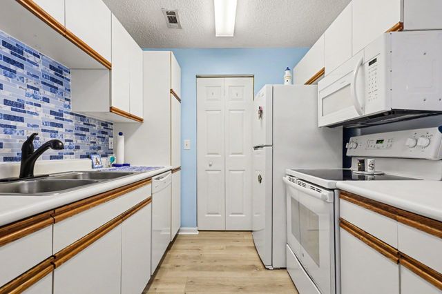 3795 Hitchcock Way Apt 637, Myrtle Beach, SC 29577