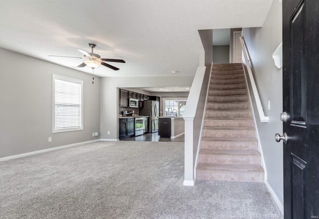 823 Groveview Court, Evansville, IN 47711