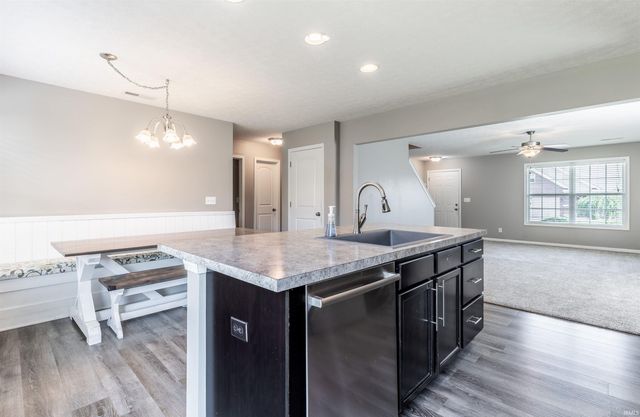 823 Groveview Court, Evansville, IN 47711