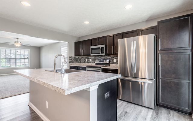 823 Groveview Court, Evansville, IN 47711
