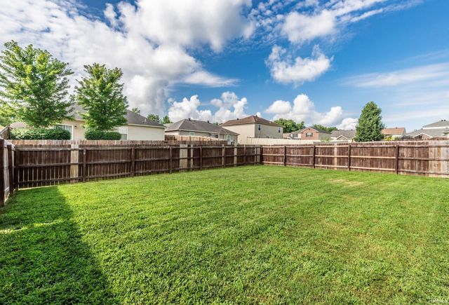 823 Groveview Court, Evansville, IN 47711