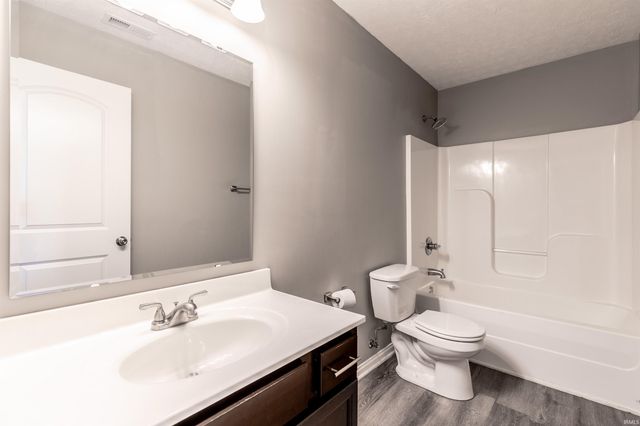 823 Groveview Court, Evansville, IN 47711