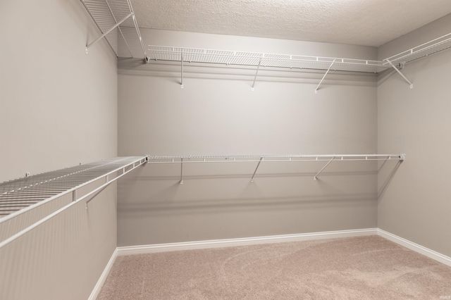 823 Groveview Court, Evansville, IN 47711