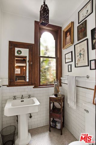 1046 W KENSINGTON Road, Los Angeles, CA 90026