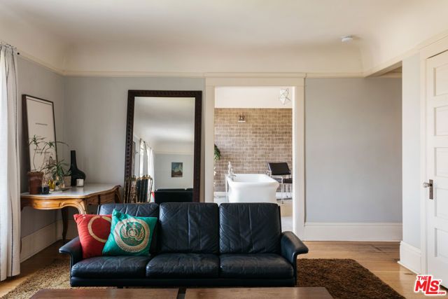 1046 W KENSINGTON Road, Los Angeles, CA 90026