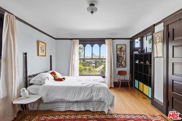 1046 W KENSINGTON Road, Los Angeles, CA 90026