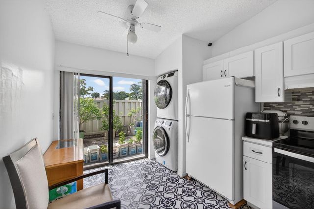 1025 Green Pine Boulevard F, West Palm Beach, FL 33409