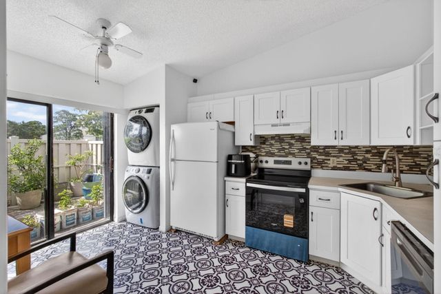 1025 Green Pine Boulevard F, West Palm Beach, FL 33409