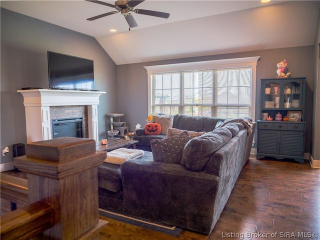 2917 Chestnut Eagle Ridge, Jeffersonville, IN 47130