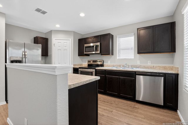 9515 Apple Ridge, San Antonio, TX 78239