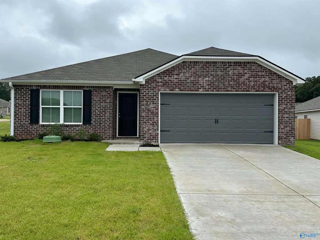 205 Six Pence Court, New Market, AL 35761