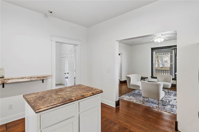 120 S Collins Avenue, Gentry, AR 72734