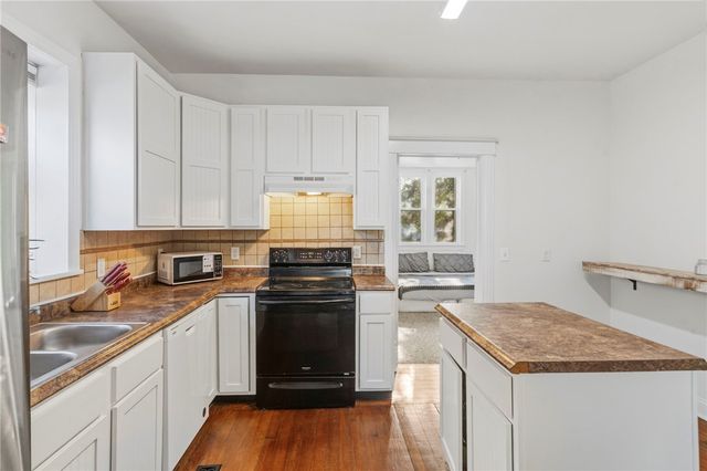 120 S Collins Avenue, Gentry, AR 72734