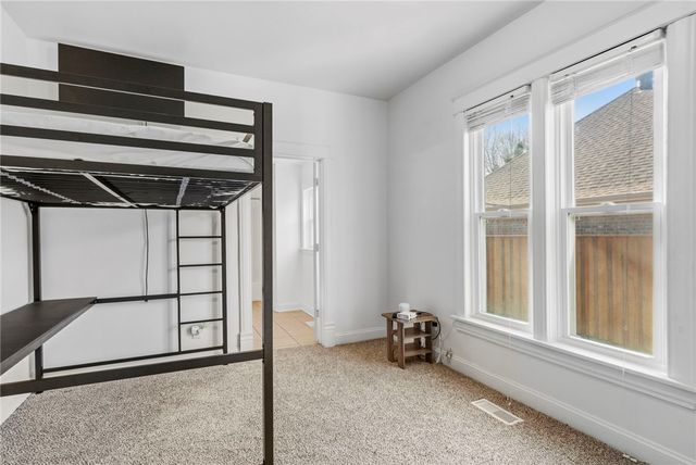 120 S Collins Avenue, Gentry, AR 72734