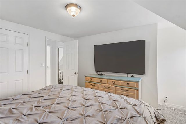 120 S Collins Avenue, Gentry, AR 72734