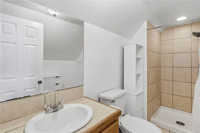 120 S Collins Avenue, Gentry, AR 72734