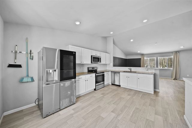 130 Lighthouse Lane, Brooklyn, MI 49230