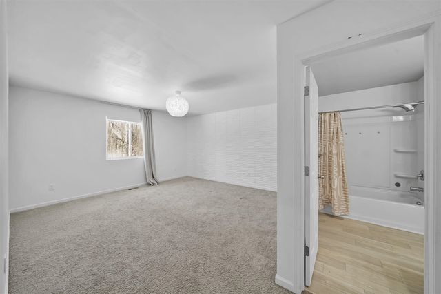 130 Lighthouse Lane, Brooklyn, MI 49230