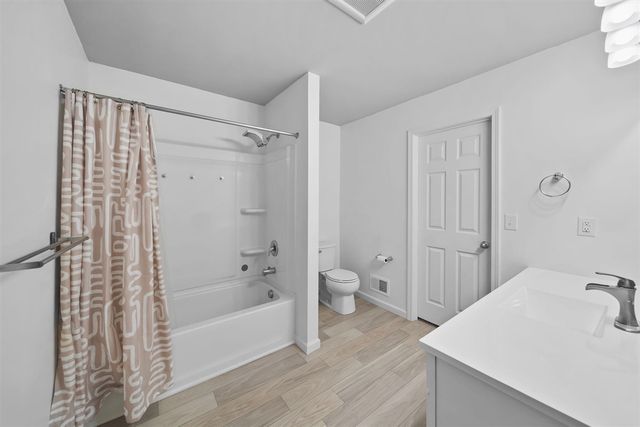 130 Lighthouse Lane, Brooklyn, MI 49230