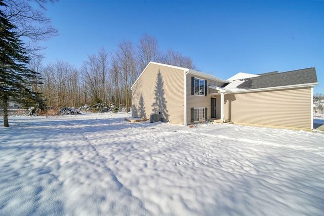 130 Lighthouse Lane, Brooklyn, MI 49230