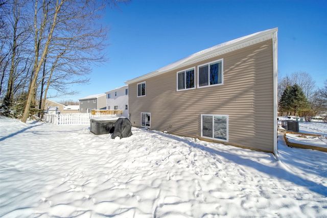 130 Lighthouse Lane, Brooklyn, MI 49230