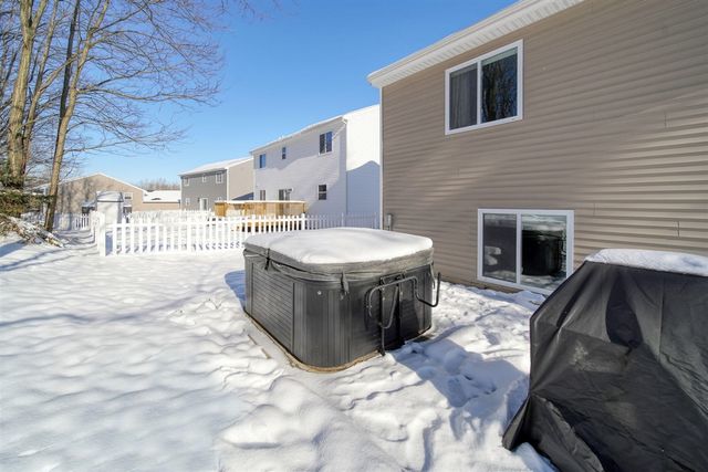 130 Lighthouse Lane, Brooklyn, MI 49230