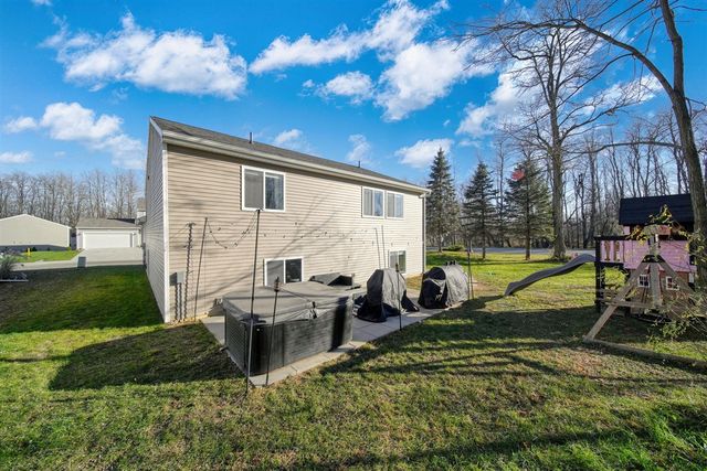 130 Lighthouse Lane, Brooklyn, MI 49230