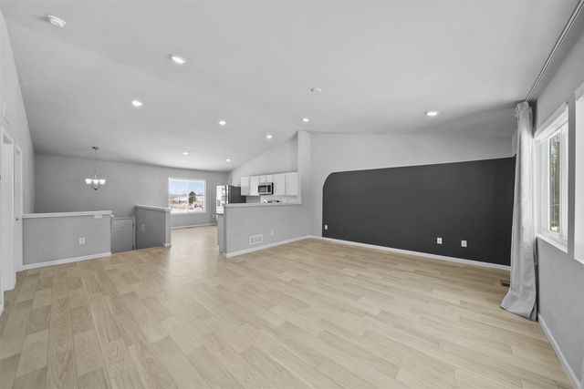 130 Lighthouse Lane, Brooklyn, MI 49230