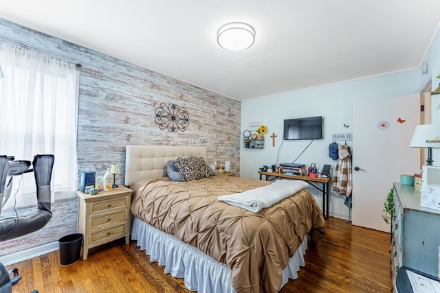 745 Manchester Avenue, Westchester, IL 60154