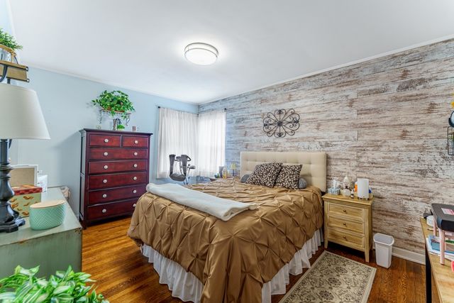 745 Manchester Avenue, Westchester, IL 60154