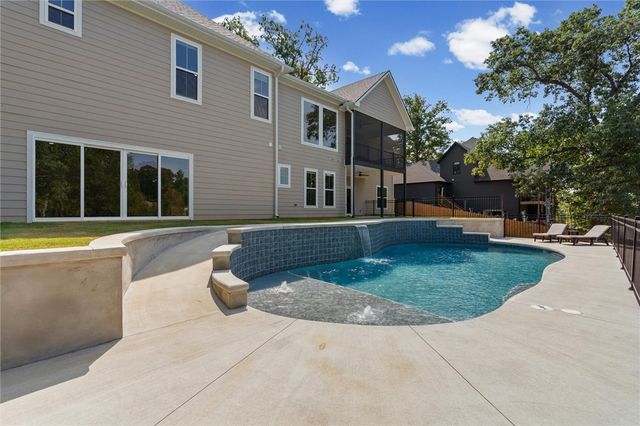 2125 Collins Drive, Pea Ridge, AR 72751