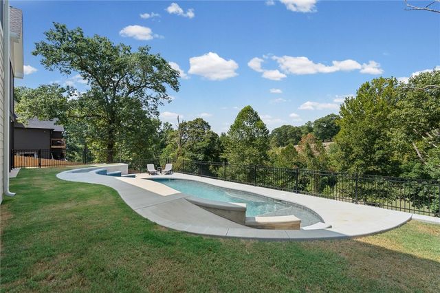 2125 Collins Drive, Pea Ridge, AR 72751