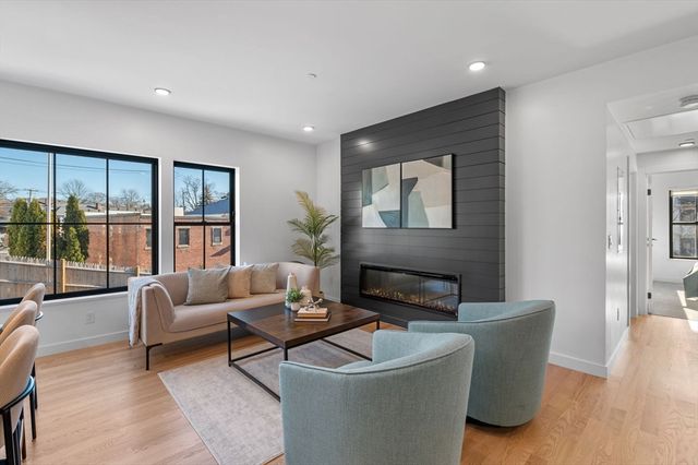 11 Boynton Street 103, Swampscott, MA 01907