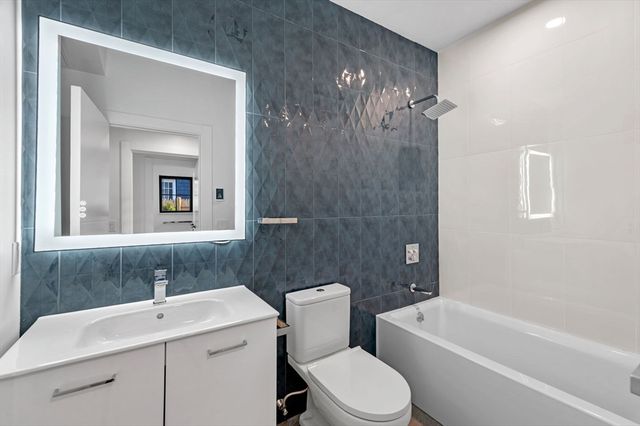 11 Boynton Street 103, Swampscott, MA 01907