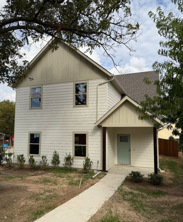 201 S Cates Street, Decatur, TX 76234